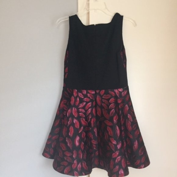 Diane von Furstenberg Minnie red lips dress, 6 - Picture 6 of 7